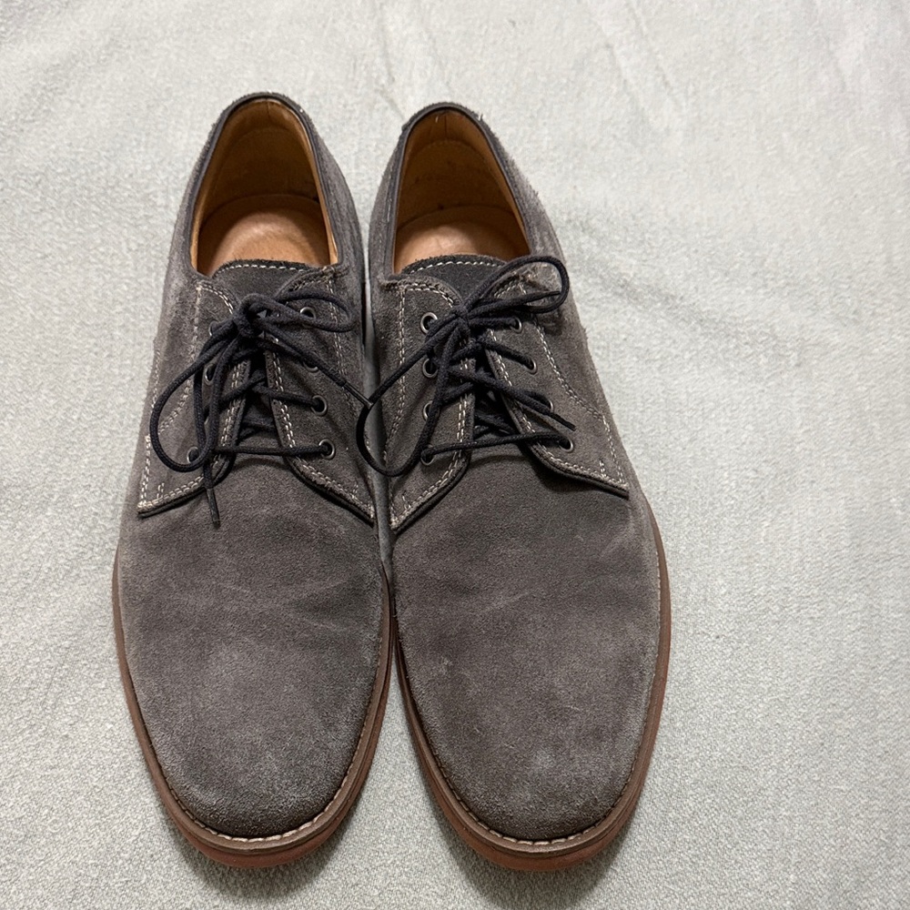 Johnson & Murphy Men's Classic Gray Suede Derbys
